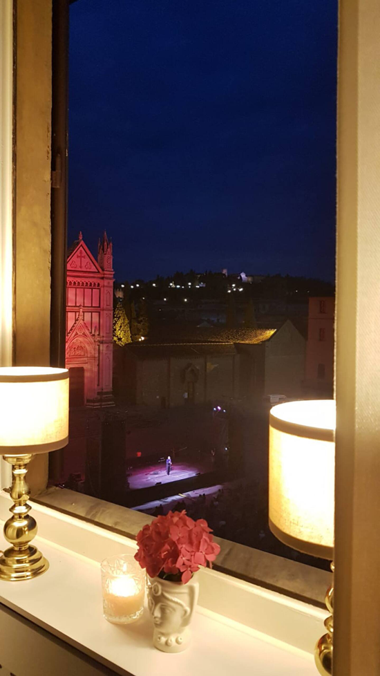 Photo Gallery Stunning Apartment with Balcony View: Experience Historic Florentine Football on June 24th!
